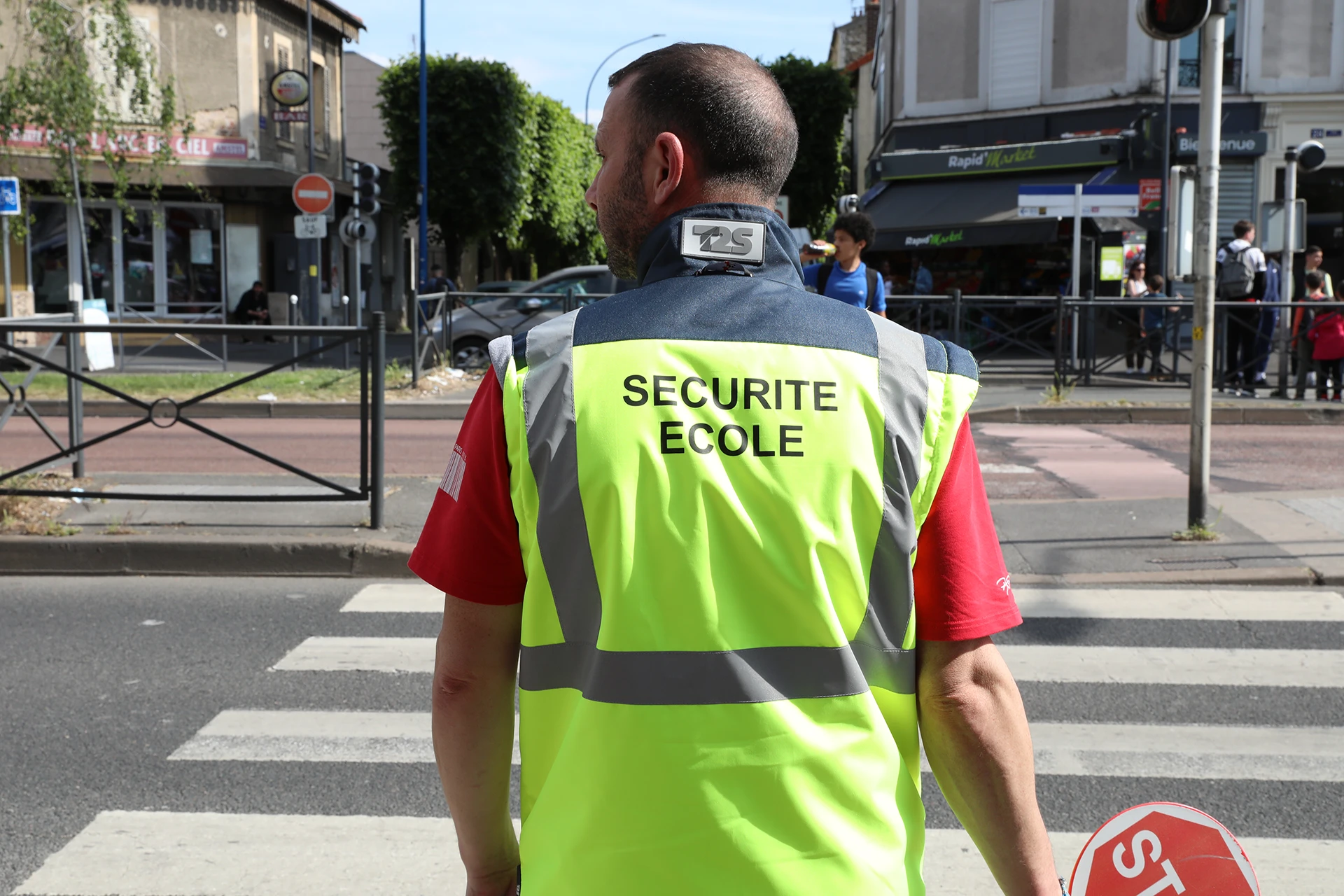 Enfance 18 Sécurité aux abords des écoles